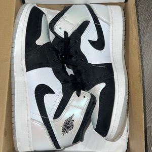 6y Air Jordan Mid 1